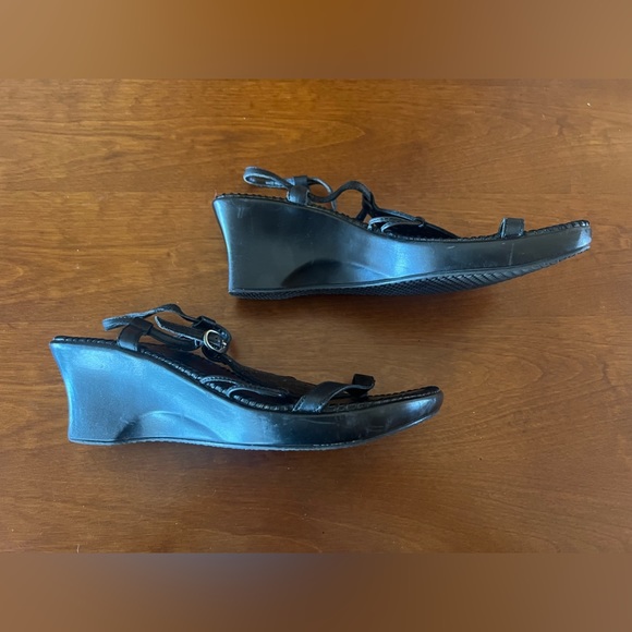 Impo Sandal - comfortable wedge sandal. - Picture 3 of 7